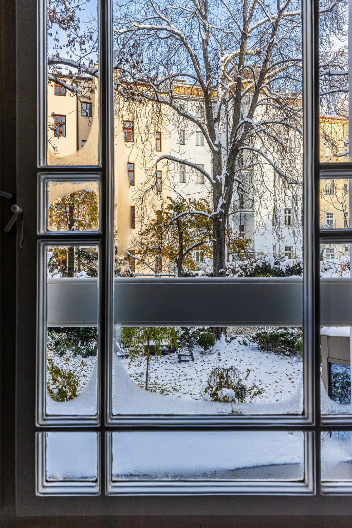 Nice Big Apartment 2Bds - Belgicka Prag Exterior foto